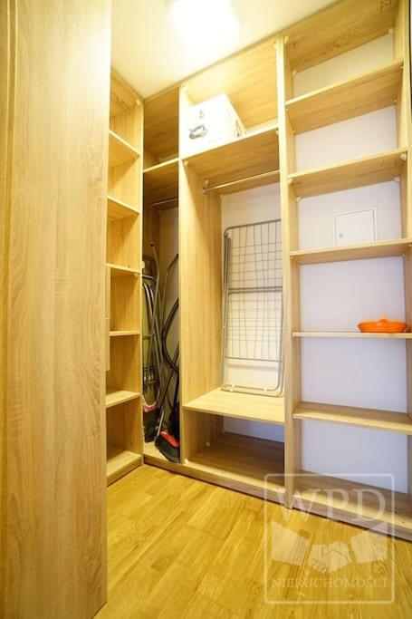 Big Apartment - Old Town - 3 Rooms - Private Parking Wroclaw Exterior photo